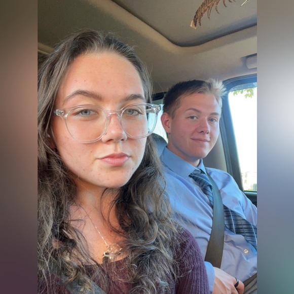 Meet your Posher, Julie - Picture 1 of 1